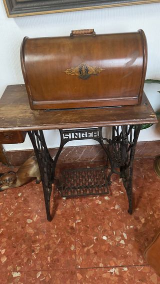 Máquina de coser Singer vintage antigua