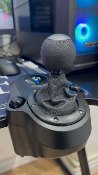 Volante - Logitech G923 SE + Palanca de cambios.