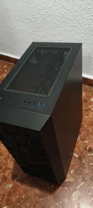 Caja PC Aerocool Gaming RGB