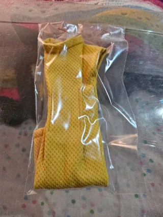 Ropa Barbie Amarilla