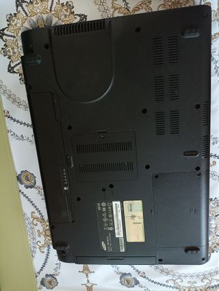 Portátil Samsung NP300E5A Negro