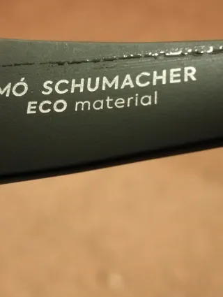 Gafas de sol negras y grises