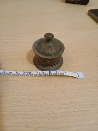 Antico portagioie in ottone