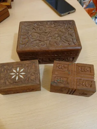 3 Portagioie in Legno Intagliato