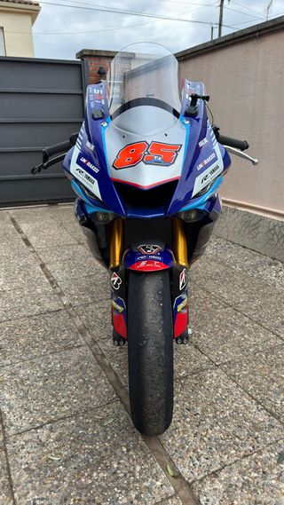 YAMAHA R6 RACE