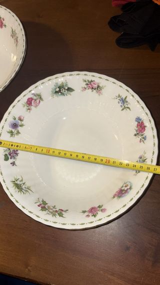 Royal Albert Flower of the Month insalatiera