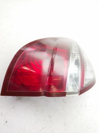 Subaru 20970987 piloto trasero izquierdo legacy iv