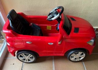 Coche eléctrico infantil rojo