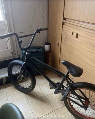 Bicicleta BMX Negra