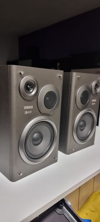 Altavoces Yamaha Model No. NX-S75