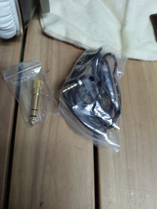 Polk Audio AM5118 - Auriculares de Diadema Cerrados, Color Blanco y marrón