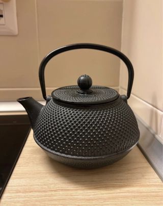Teiera in ghisa nera