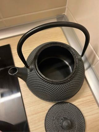 Teiera in ghisa nera