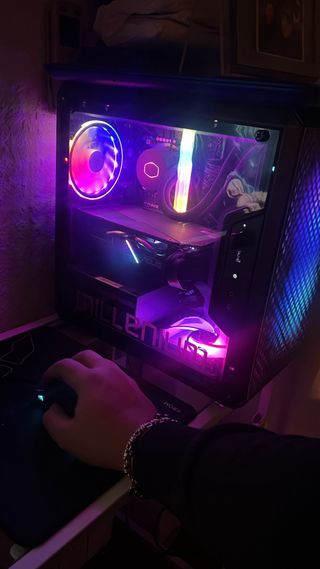 PC Gamer i5 RTX 2060 y refrigeración liquida.
