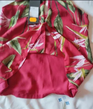 Blusa de seda con estampado floral