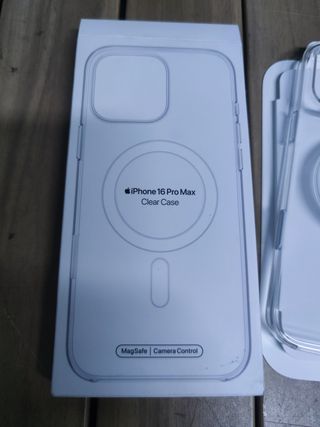 Funda transparente con MagSafe para el iPhone 16 Pro Max