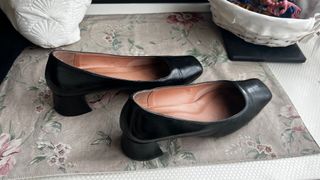 Zapatos negros tacón bajo