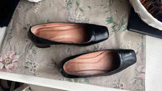 Zapatos negros tacón bajo