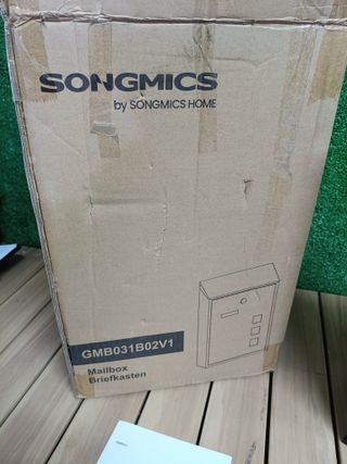 SONGMICS - Buzón de Pared Moderno, con Ventanas de visualización, Placa de identificación, Cerradura con núcleo de Cobre, fácil de Instalar, Negro GMB031B02