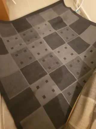 Alfombra grande cuadros gris y negro