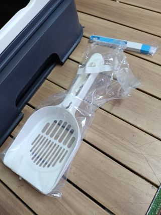 Feandrea Arenero para Gatos, Caja Arena con Bandeja Extraíble, Pala, Cepillo, Espacioso para Gatos Grandes, Carga de 15 kg, Antifiltración, Antiescapes, Beige y Negro PPT001W01