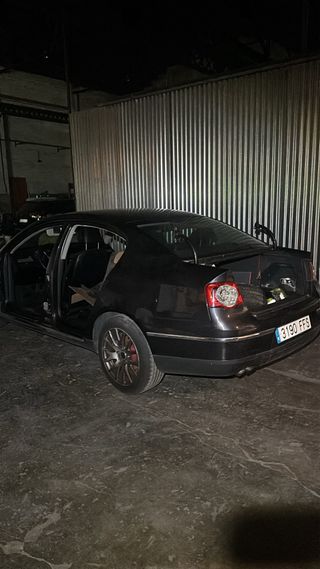parachoques trasero Passat b6 2007 año