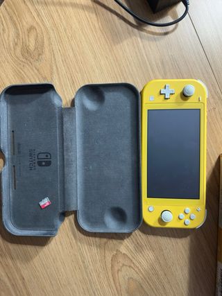 Nintendo Switch Lite Amarilla