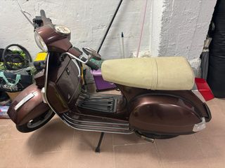 Moto LML 200 Scooter Marrón