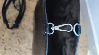 Bolso negro efecto piel cocodrilo