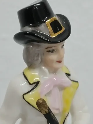 Figurita Antigua porcelana  Dresden