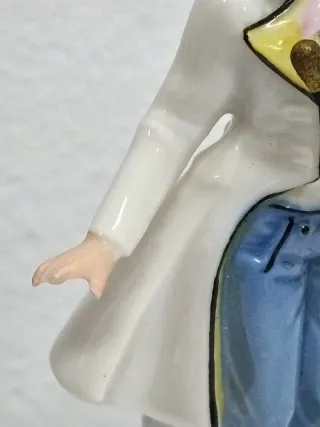 Figurita Antigua porcelana  Dresden