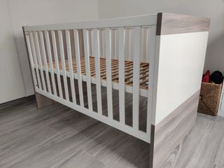 Cuna de bebé madera y blanca