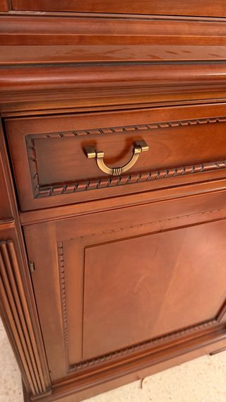 Vitrina madera noble (Cerezo/Nogal) impecable