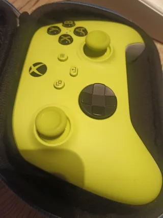 Nuevo. Mando Xbox Series X/S Electric Volt