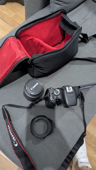 Cámara Canon EOS 600D + Objetivo 18-55mm