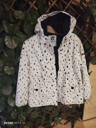 Abrigo niña estampado gotas