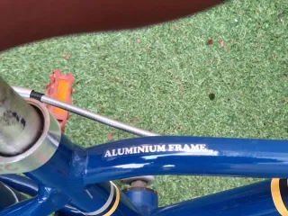 Bici aluminio 16 pulgadas 5-6 años