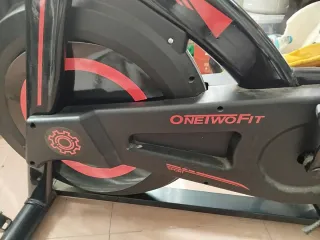 Bicicleta ONETWOFIT Spinning