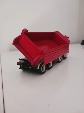 Man Conrad 1:50 Camion Carga Rojo