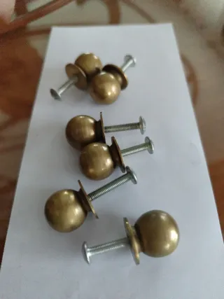 6 Tiradores dorados