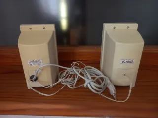 Altavoces para ordenador marca BEEP