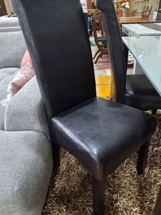 Mesa cristal extensible + 4 sillas piel