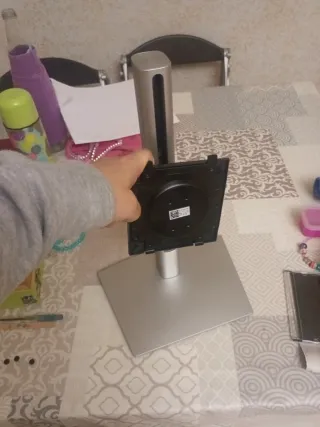 Mástil Soporte Monitor Dell Plata