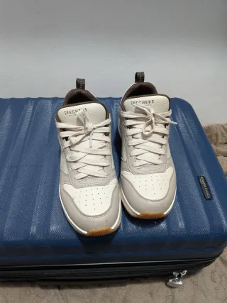 Zapatillas Skechers Beige y Gris