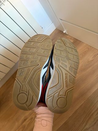 Zapatillas Le Coq Sportif Rojas y Blancas