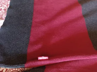 Lote 2 jerseys Mango y Levis azul/gris