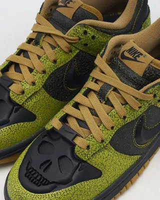 Nike Dunk Low Halloween Skull