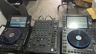 Denon DJ SC6000 x2 + mesa de mezclas X1850