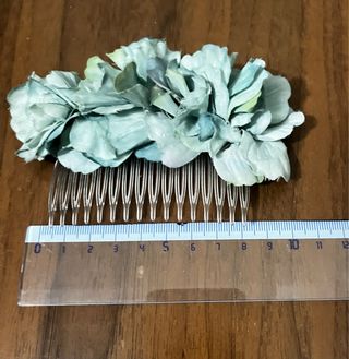 Tocado flores niña verde azulado