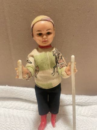 Muñeca de baquelita esquiadora Cierra los ojitos